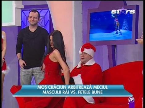 Moşul Andrei Duban primeşte un dans în poala de la fetele obraznice