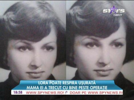 Mama Lorei când era adolescentă