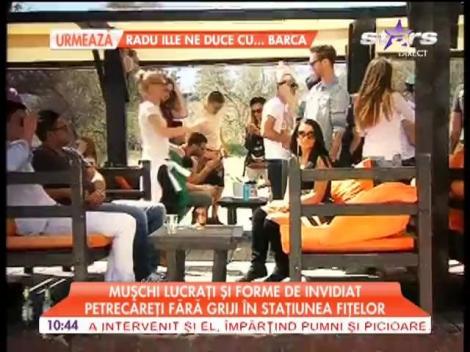 Pe plajele private din Mamaia n-au loc decât cei cu bani mulţi