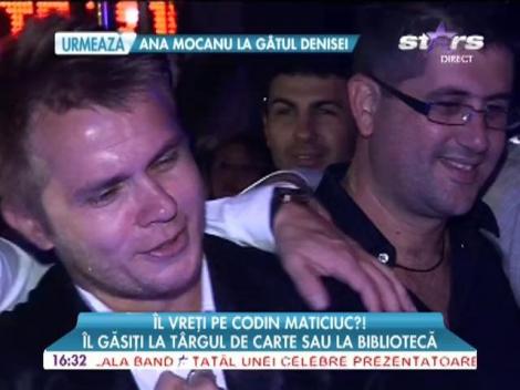 Codin Maticiuc, surprins la Târgul de Carte