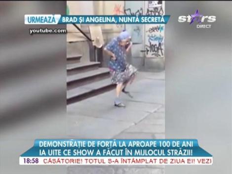 Dans în mijlocul străzii la aproape 100 de ani