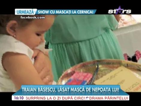 Uite ce a ales Sofia Anais, nepoata lui Traian Băsescu, la tăierea moțului