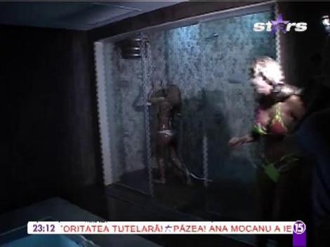 Ana Maria Mocanu primește botezul găleții cu apă rece