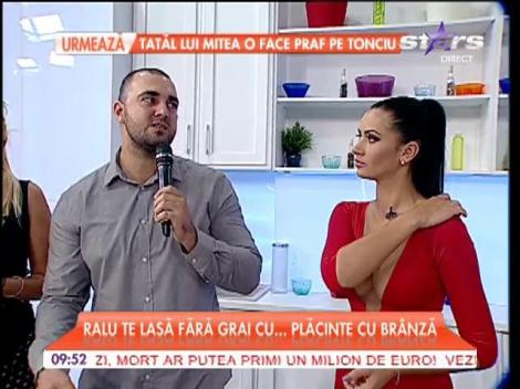 Raluca Dumitru, asistenta de la Star Matinal, găteşte plăcintă cu brânză