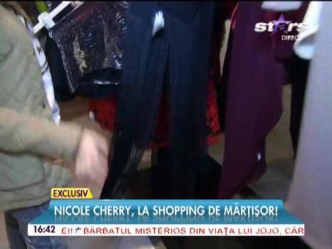 Nicole Cherry, la shopping! Artista şi-a oferit un mărţişor, în avans