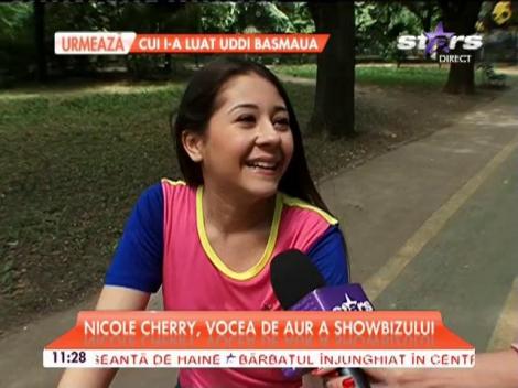 Îmbină utilul cu plăcutul! Cum se menţine în formă Nicole Cherry?