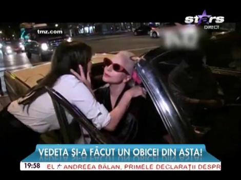 Lady Gaga s-a făcut de râs! Cum a căzut în văzul tuturor