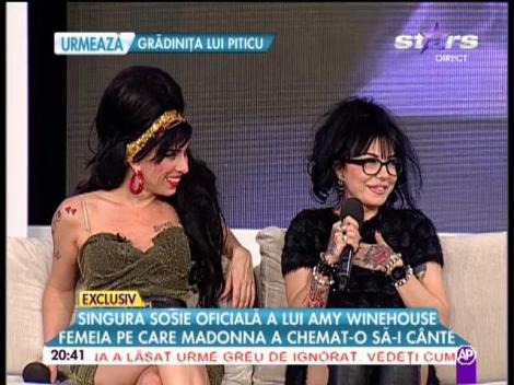 Dj Wanda şi sosia lui Amy Winehouse, &icirc;n ipostaze tandre la TV: "Am venit &icirc;n Rom&acirc;nia pentru iubita mea!"