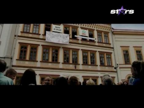 Aşa &icirc;ndrăgostit nu l-ai văzut niciodată! Bogdan Vlădău, totul despre momentul &icirc;n care a cerut-o de soţie pe iubita lui