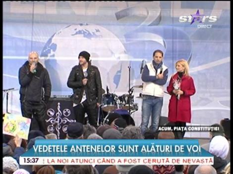 Vedetele Antenelor &icirc;n Piaţa Constituţiei! Simona Gherghe, selfie cu publicul