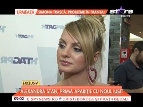 Alexandra Stan, îndrăgostită până peste cap de noul iubit! Artista s-a afişat cu bărbatul care i-a luat minţile la un eveniment monden