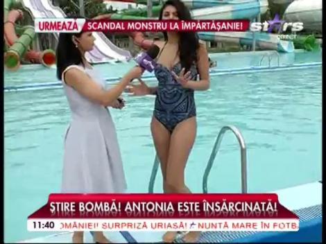 Au petrecut săptămâni bune în Thailanda și s-au cucerit reciproc!? Ispitele de pe "Insula iubirii", Francesca şi Robert, show fierbinte la piscină!