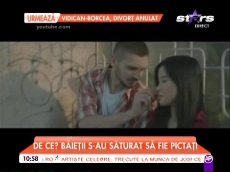 Băieţii de la Carla's Dreams au obosit să poarte mască: "E complicat şi costisitor"