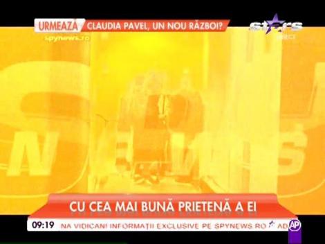Moni a revenit în România şi continuă să ne surprindă!