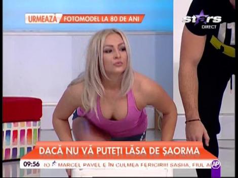 Alex şi echipa sa de la Futura Gym execută exerciţii de tonifiere