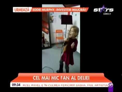 Clipul de jumătate de milion de vizualizări! Faceţi cunoştinţă cu cel mai mic fan al Deliei. Te topeşti de dragul acestei fetiţe