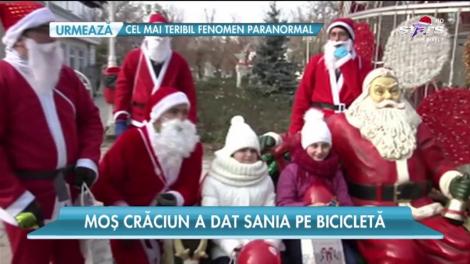 O sută de Moşi Crăciuni au întors privirile pe străzile din Galaţi