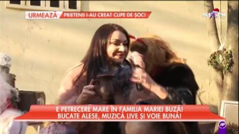 Petrecere mare în familia Mariei Buză. Bucate alese, muzică live și voie bună