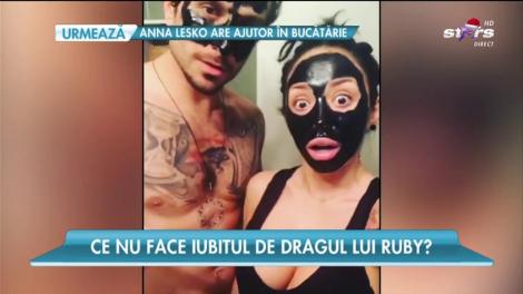Noul trend cu mască neagră pentru puncte negre a ajuns şi la vedetele noastre