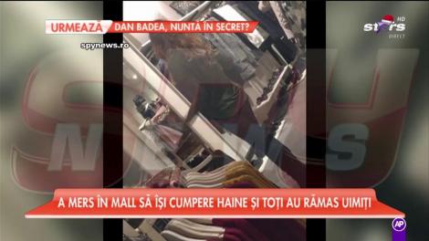 Bianca Drăguşanu a probat haine în mijlocul magazinului