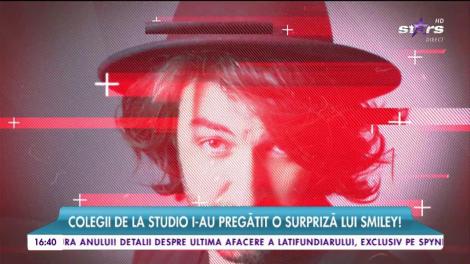 Colegii de la studio i-au pregătit o surpriză lui Smiley! Artistul face o schimbare de stil în cariera sa?