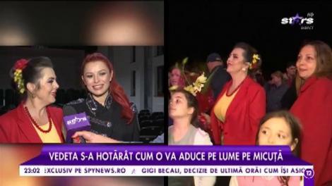 Elena Gheorghe a spus dacă va naşte NATURAL sau prin cezariană! Planurile artistei &icirc;nainte să devină mămică
