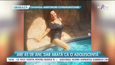 Parcă a descoperit secretul tinereţii veşnice. Are 45 de ani, dar arată ca o adolescentă