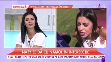 STARoganţă cu NĂMOL! Natalia Mateuţ, tratament în mijlocul unei intersecţii din Bucureşti