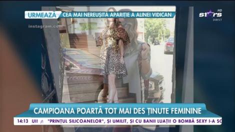 Simona Halep, din ce în ce mai sexy! Campioana poartă tot mai des ţinute feminine