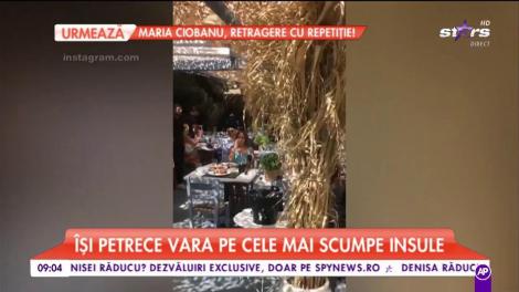 S-a spus că e însărcinată, o fostă asistentă TV a îmbrăcat costumul de baie! Cum şi-a ascuns burtica de aparatul foto