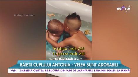 Băieţii cuplului Alex Velea - Antonia, filmați la distracție, în cadă
