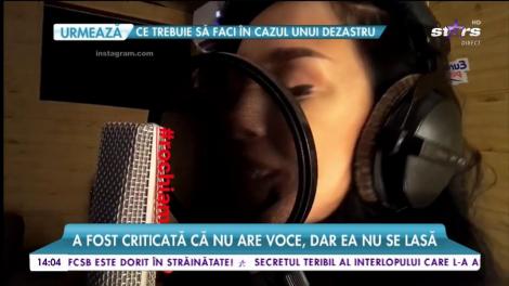 Ruby vrea să le demonstreze tuturor că are calităţi vocale