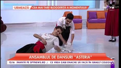 Ansamblul de dansuri „Asteria”, în platoul matinalilor