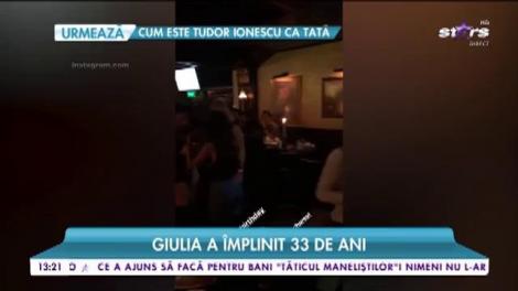 Giulia împlineşte 33 de ani! Vedeta a făcut o petrecere de zile mari