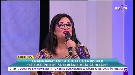 Ozana Barabancea recită în direct. ”Mă îmbăt de albastrul cerului, mă amețesc de la atâta infinit”