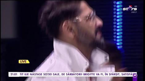 Connect-R interpretează piesa ”Semne”