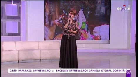 Adriana Antoni - „Acasă de Crăciun”