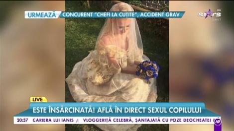 Sandra N - „How does a moment last forever”