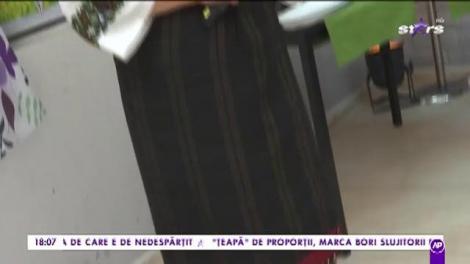 Laura Olteanu cântă melodia „Acasă-i România”