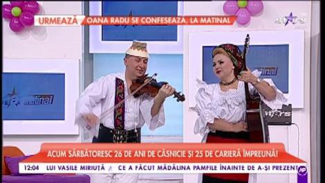 Cornelia si Lupu Rednic au cântat melodia „Dragă mi-e cărarea-ntoarsă”