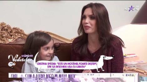 Cristina Spătar: „Este un motănel foarte deștept, știe să închidă ușa cu lăbuța”