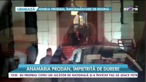 Scene devastatoare la căpătâiul Ionelei Prodan. Anamaria, împietrită de durere