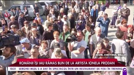 Scandal  MARE la înmormântarea Ionelei Prodan. Motivul balamucului este halucinant!