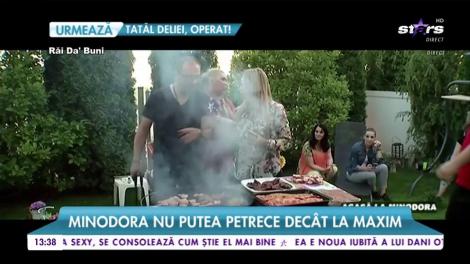 Minodora nu putea petrece decât la maxim. Și-a chemat prietenii pentru o petrecere pe cinste
