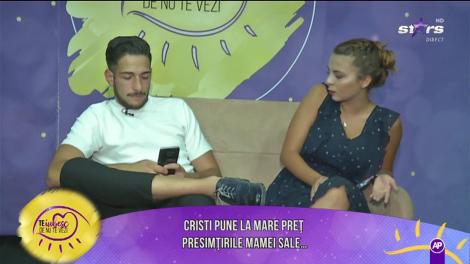 Iulia și Cristi au avut parte de prima lor întâlnire. Iulia: „De ce stai pe telefon și nu mă asculți”