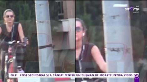 Teodora, fiica lui Gigi Becali, plimbare cu bicicleta pe străzile Capitalei