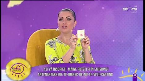 Claudiu a găsit o sărutare pe mașina lui. Cine o fi pierdut-o?