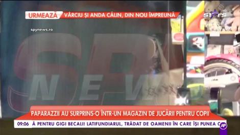 Paula Seling este însărcinată? Paparazzii au surprins-o într-un magazin de jucării pentru copii
