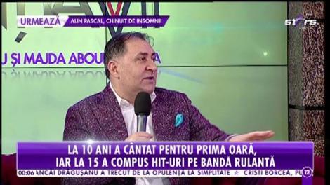 Vali Vijelie a cântat pentru prima oară la 10 ani, iar la 15 a compus hit-uri pe bandă rulantă