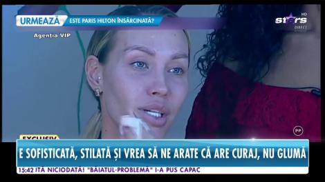 Raluca Podea, una dintre bombele sexy din showbiz, s-a demachiat, în direct
